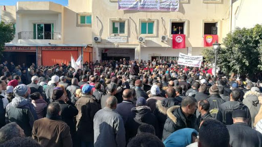 القصرين/ الاعتداء على مقرّ الاتحاد الجهوي للشغل القصرين/ الاعتداء على مقرّ الاتحاد الجهوي للشغل