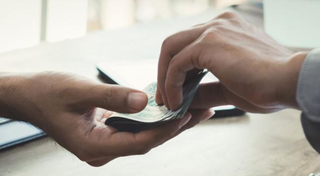 عائد من دبي يكشف: رشاوى في مركز الحجر الصحي بياسمين الحمامات