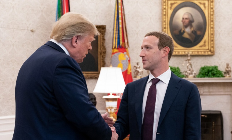 جدل متجدّد حول علاقة زوكربيرغ بترامب