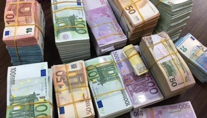 وزير المالية يذكّر بإجراءات تشجيع التونسيين بالخارج على الاستثمار