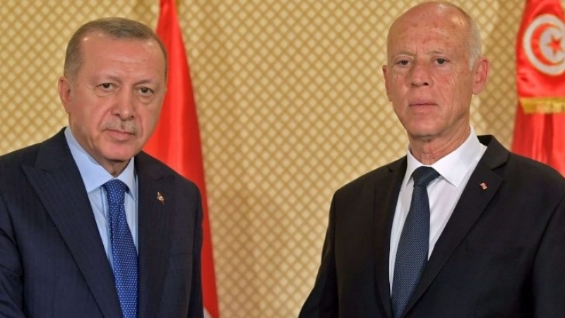 رئيس الجمهورية يجري مكالمة هاتفية مع الرئيس التركي