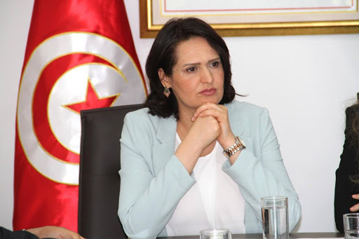 ماجدولين الشارني معلقة على المدونة آمنة الشرقي: حتى قيس سعيد استعمل استعارة من القرآن !