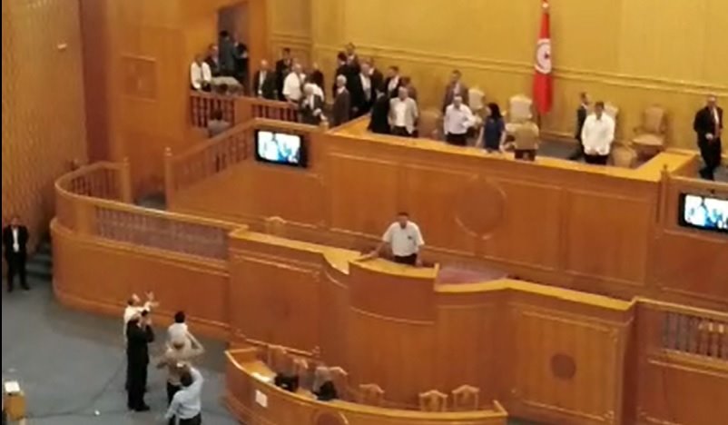 منصّة رئاسة مجلس النواب مازالت 