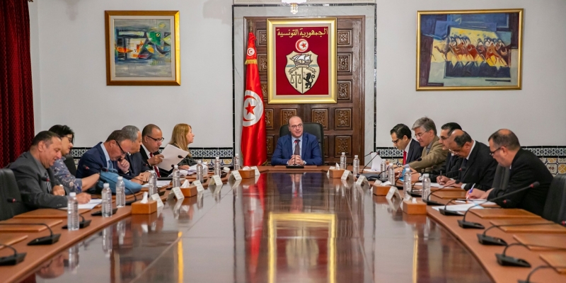 الفخفاخ: التعايش مع كورونا استراتيجية ..ولا للحجر الصحي الشامل