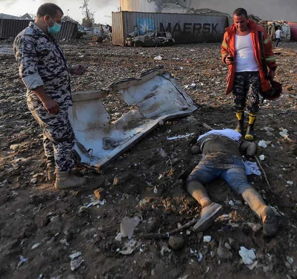 ملاعب كرة القدم في بيروت تصبح مستشفيات ميدانية