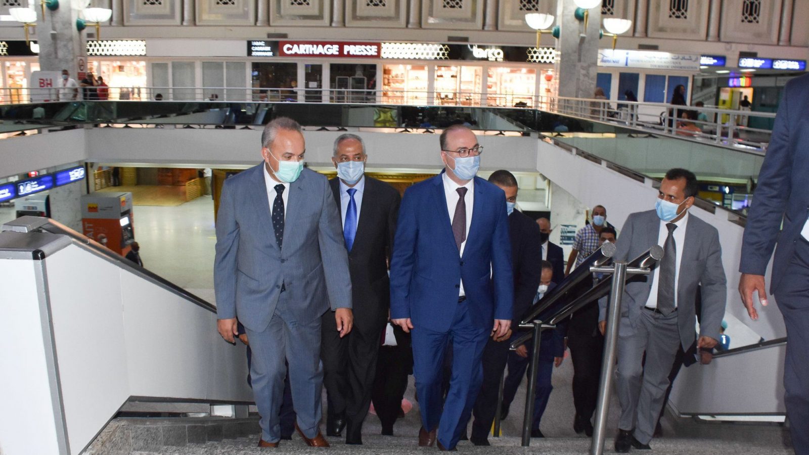 الفخفاخ في مطار قرطاج للاطلاع على مدى احترام إجراءات التوقي من كورونا