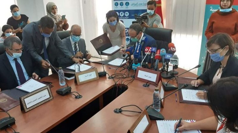 7 وزراء يمضون على البروتوكول الصحّي الخاص بالعودة المدرسية والجامعية