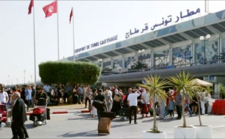 لمجابهة مخاطر كورونا: فريق طبي عسكري في مطار تونس قرطاج
