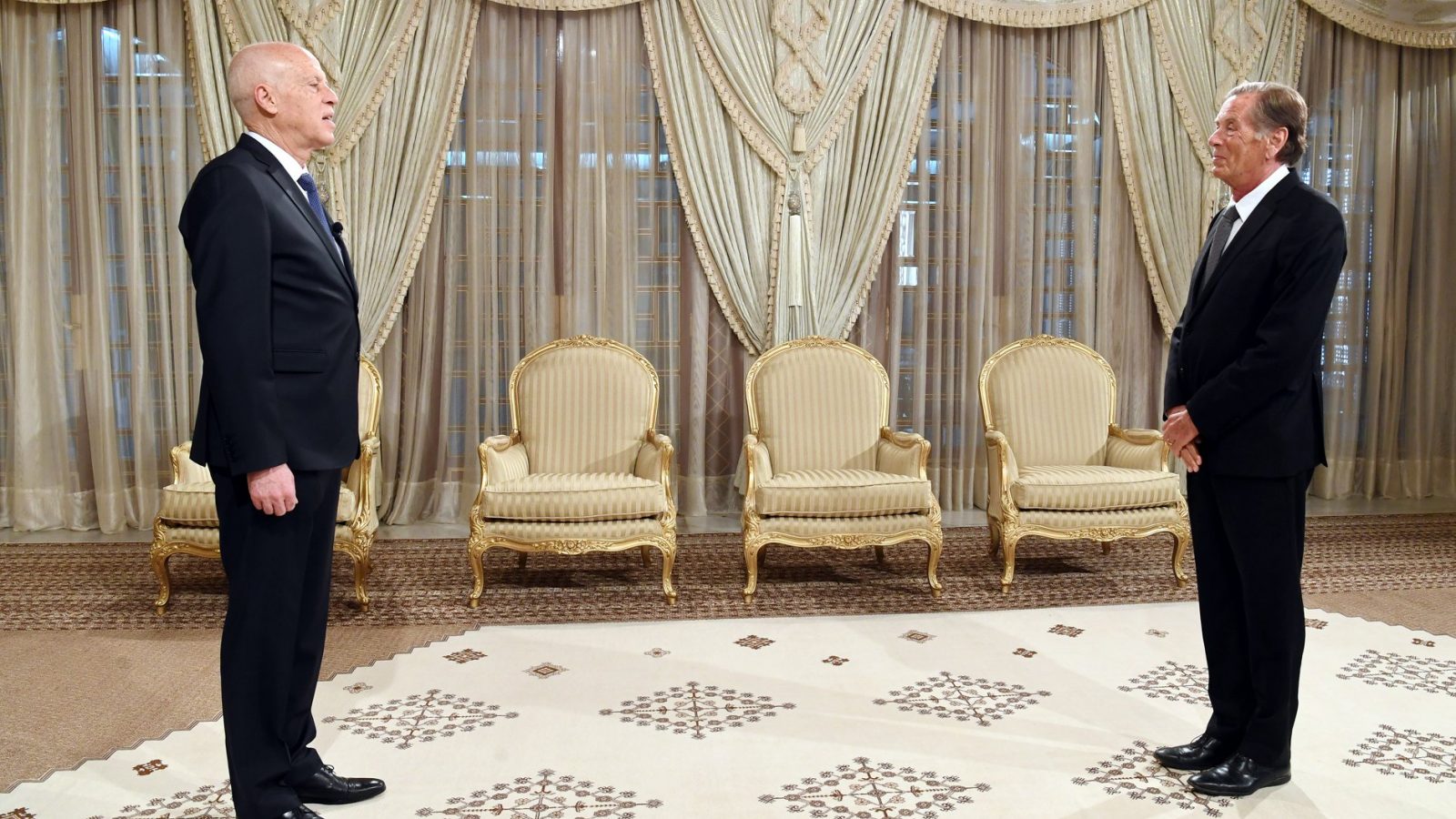 قيس سعيد: لا نتدخل في اختيارات الدول ونحترم إرادتها (فيديو)