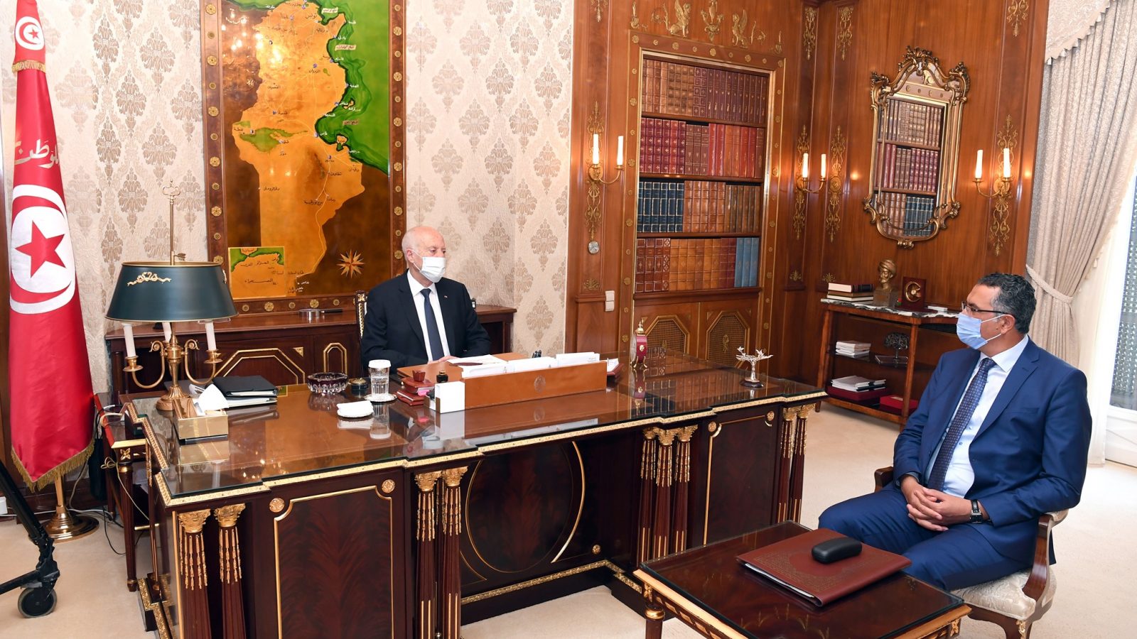 مزيد تشديد الحماية على الحدود البرية والبحرية