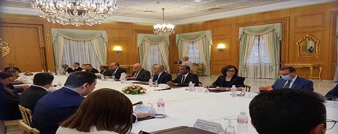 المشيشي يجتمع بفريقه الحكومي