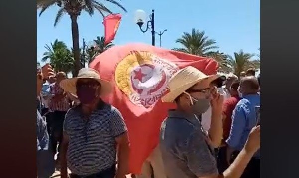 الحمّامات/ نقابيون يحتجّون على فكرة تنظيم مؤتمر استثنائي