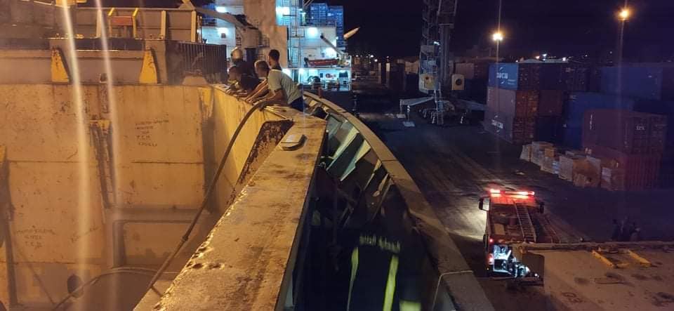 بنزرت/ اندلاع حريق في باخرة يونانية راسية في المنياء التجاري