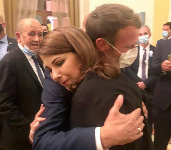 ماجدة الرومي في أحضان ماكرون