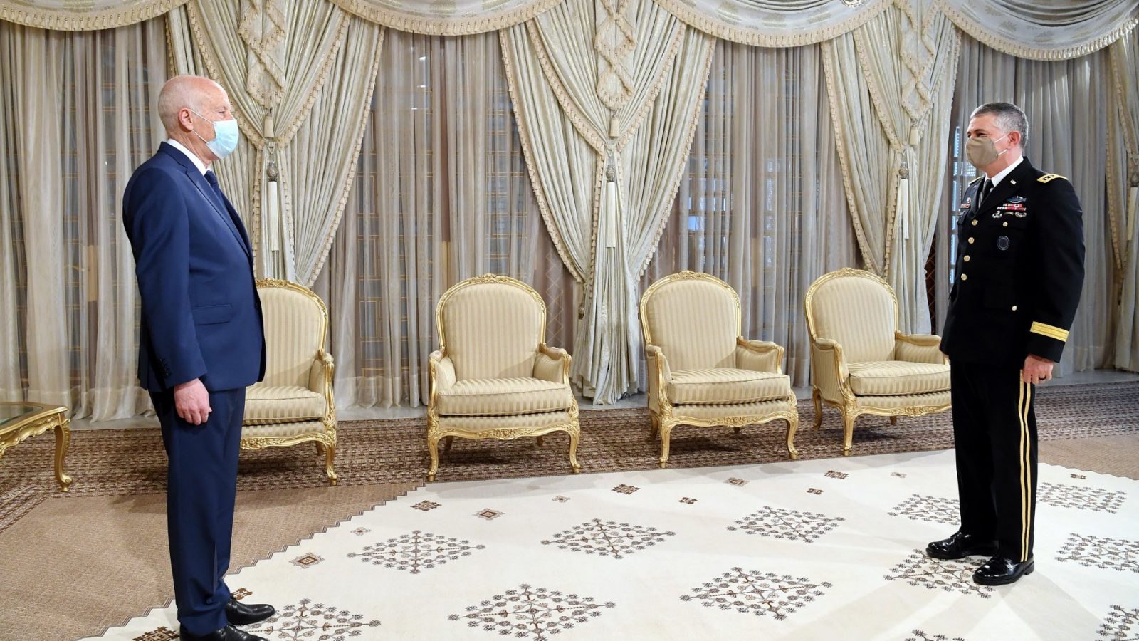 تعزيز التعاون مع الولايات المتحدة في المجال العسكري ومكافحة الإرهاب