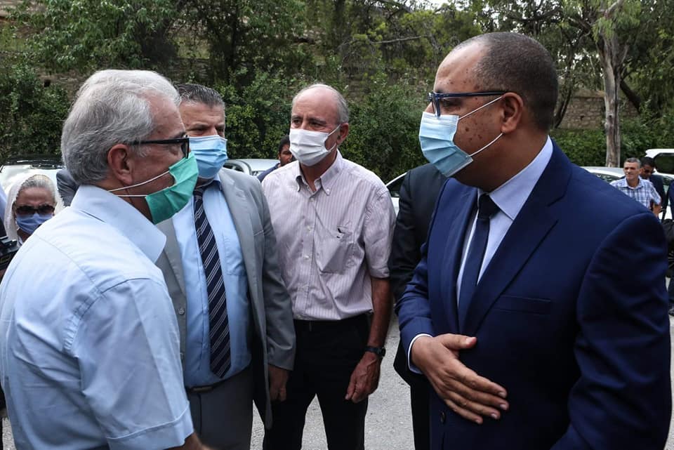 المشيشي يقدم واجب العزاء لعائلة الفقيد أحمد بن صالح