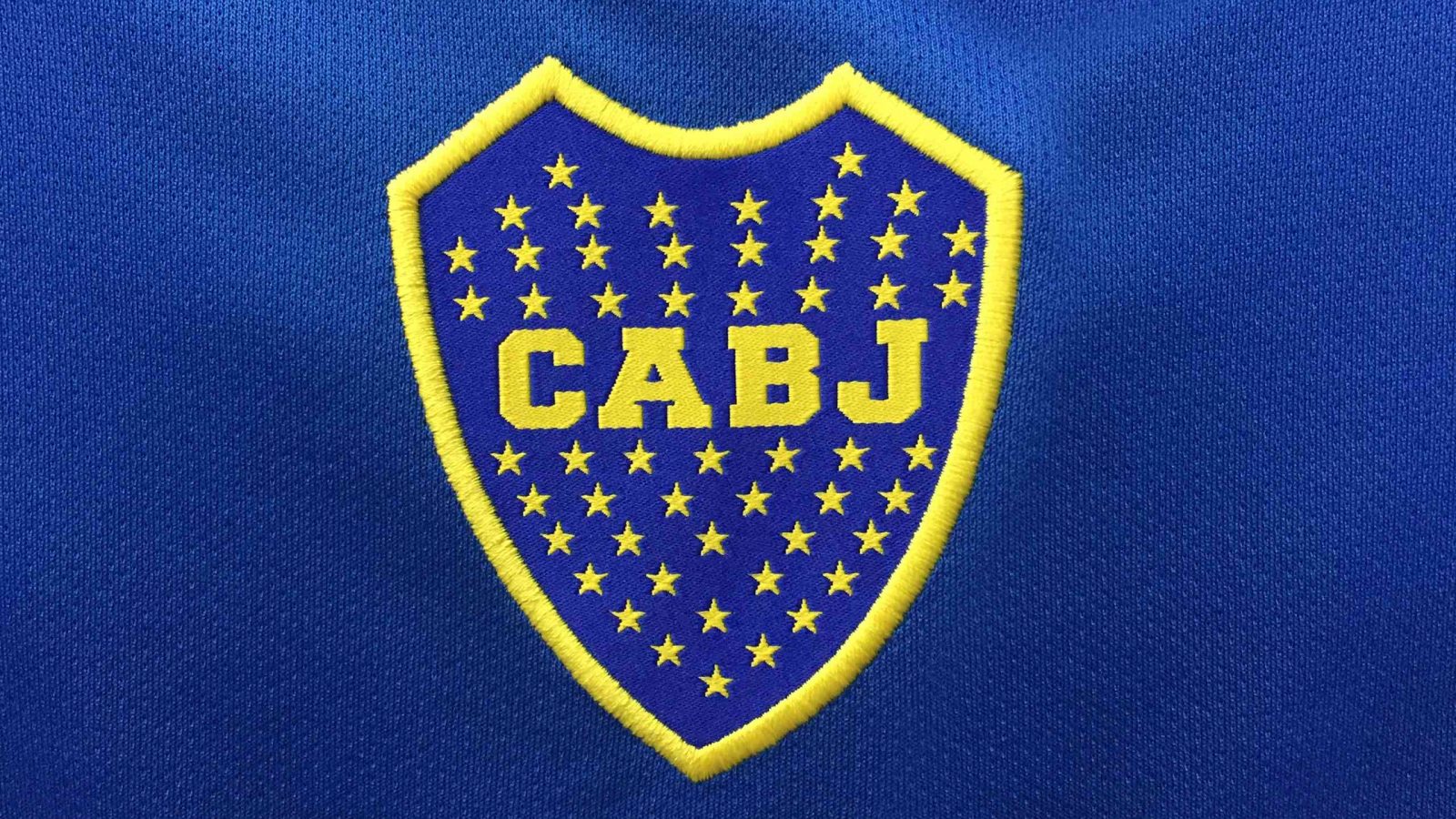 إصابة 14 لاعبا من نادي 