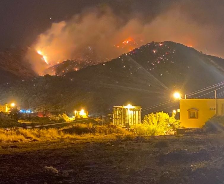 السعودية/ حريق في جبل عمد بإمارة مكة (فيديو)