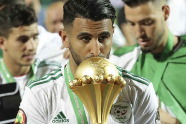 رياض محرز يشبه المنتخب التونسي بأتليتكو مدريد