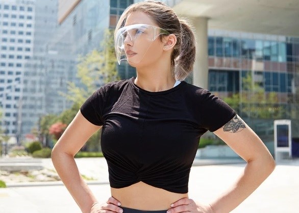 لضرورة التعايش مع كورونا/ كمّامة ونظارتان في نفس الوقت