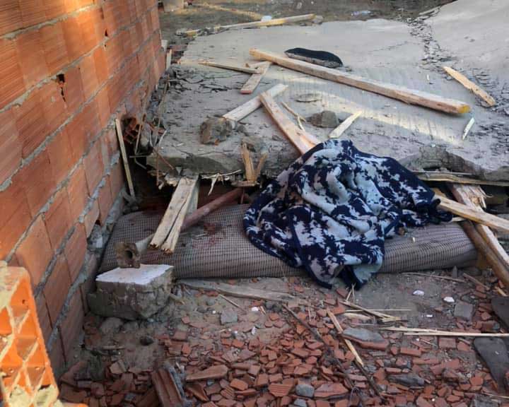 فظيع/ وفاة مواطن تحت أنقاض كشكه أثناء تنفيذ قرارات هدم (صور)