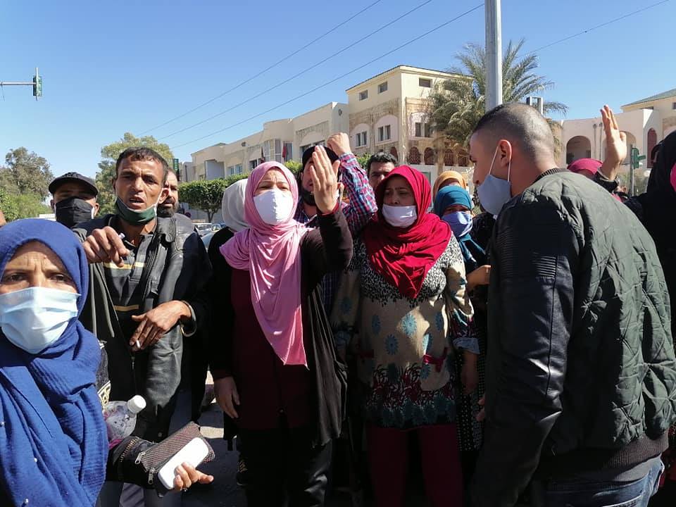 عمال الحضائر في القصرين ينتفضون