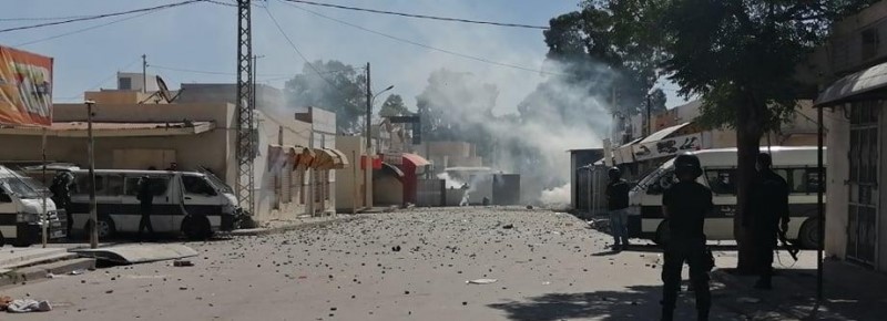 سبيطلة / كر و فر بين المواطنين و الأمن ، وغلق الطرقات و المحلات التجارية