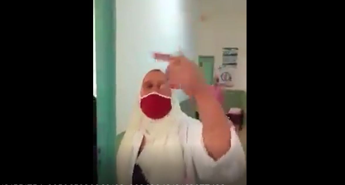 شاهد الفيديو.. هذه القابلة تستحق جائزة 