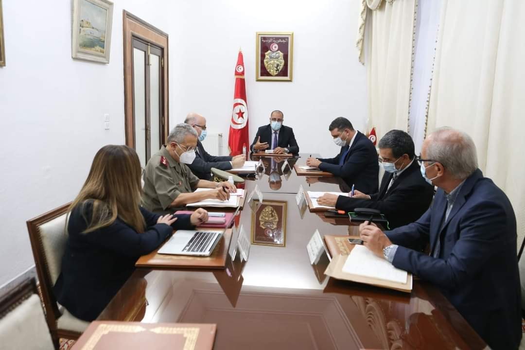 رئيس الحكومة يشرف على جلسة لتقييم الوضع الوبائي