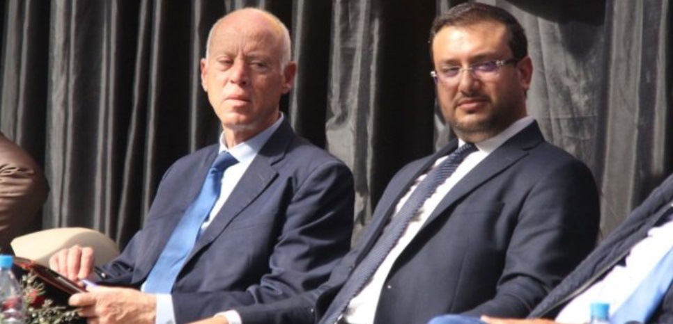 ماذا في رسالة نزار الشعري لقيس سعيد؟