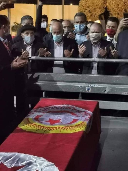 وصول جثمان بوعلي المباركي الى مطار قرطاج