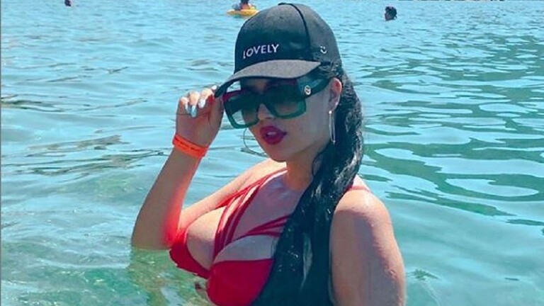 ملكة جمال المغرب تواصل نشر صور مثيرة للجدل عن فتيات مصر بسبب سعد لمجرد
