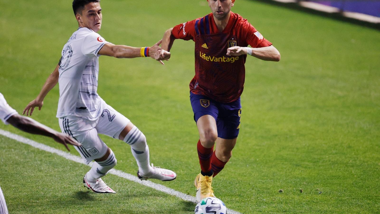 لاعب منتخب العراق جستن ميرام: مونديال قطر سيلقي الضوء على الشعبية الواسعة لكرة القدم بالمنطقة لاعب منتخب العراق جستن ميرام: مونديال قطر سيلقي الضوء على الشعبية الواسعة لكرة القدم بالمنطقة