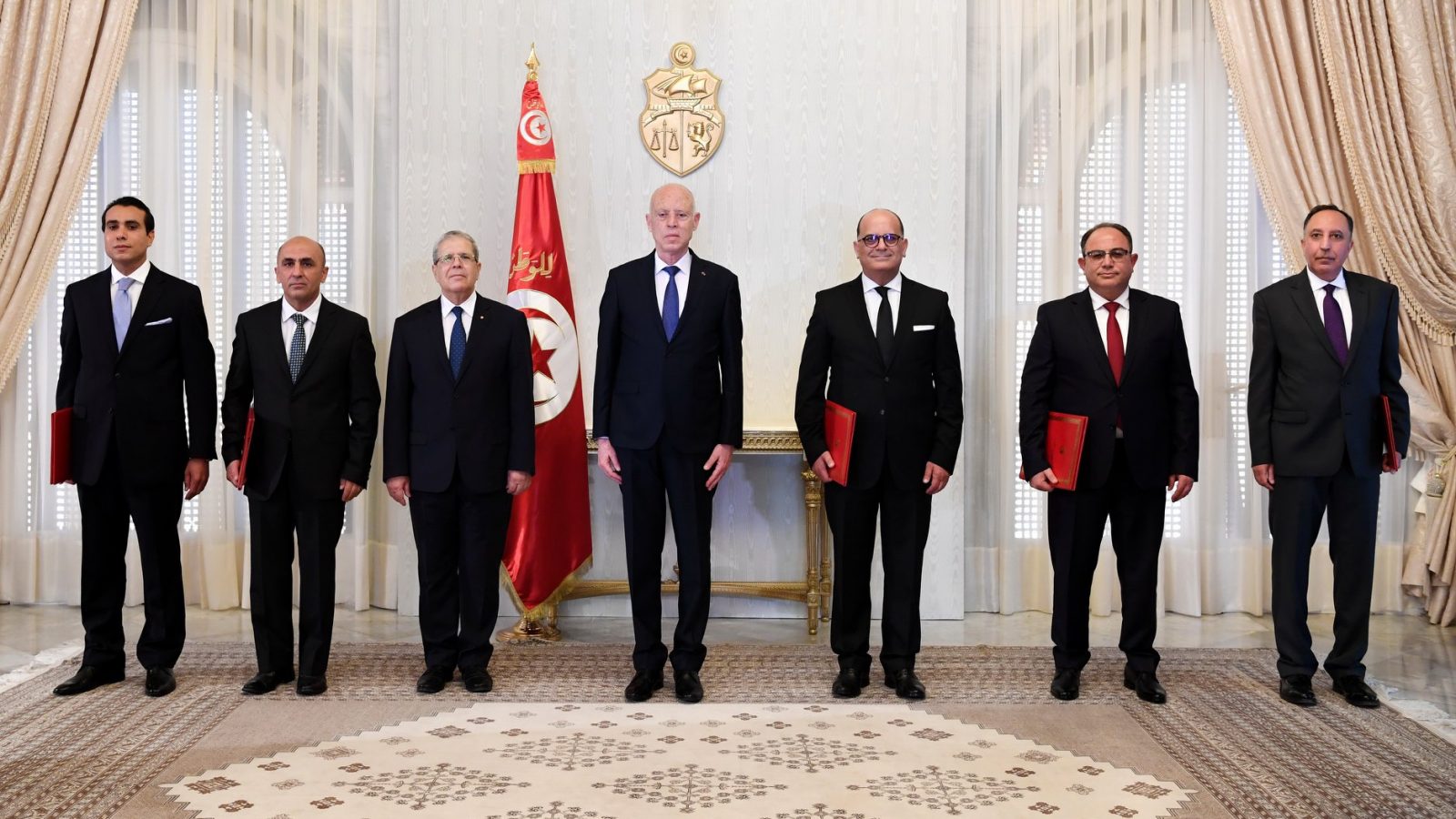 قيس سعيد يسلم أوراق اعتماد 5 سفرا جدد لتونس