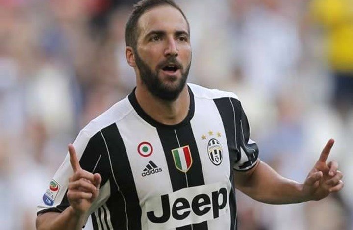 نجم كرة قدم أرجنتيني يصاب بكورونا نجم كرة قدم أرجنتيني يصاب بكورونا