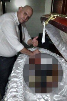 خسر وظيفته بسبب “سيلفي” مع مارادونا