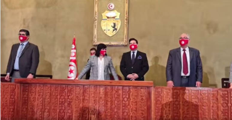 في قاعة بالبرلمان/ كتلة الدستوري الحرّ تحتفل بـ 7 نوفمبر ونائبان يحتجان