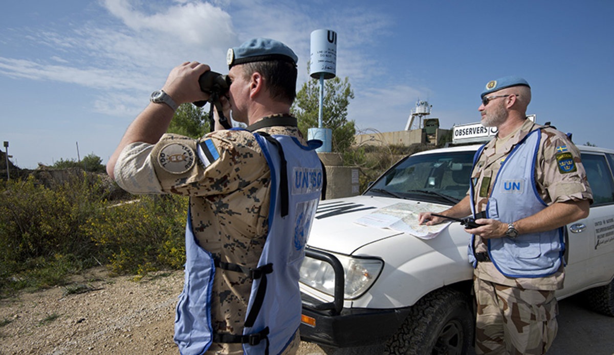 مقتل 7 عسكريين في تحطم طائرة عمودية في سيناء مقتل 7 عسكريين في تحطم طائرة عمودية في سيناء