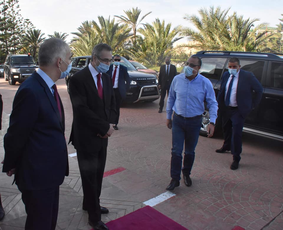 المشيشي في يوم عمل حكومي:”أحنا حكومة الحلول والجميع أصدقائنا”