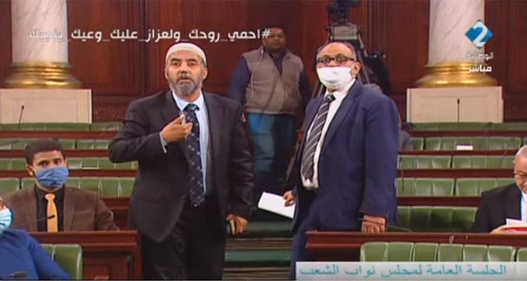 مشادة بين نائبين في البرلمان وهذا ما قاله أحدهما..
