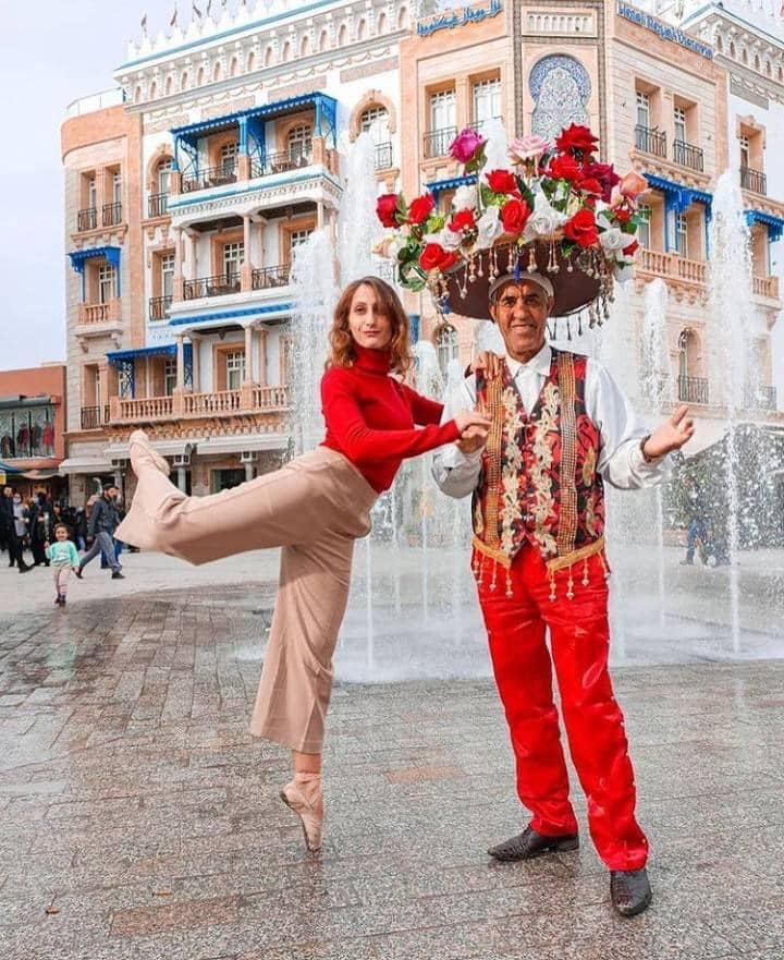 صورتها هزت مواقع التواصل الاجتماعي..راقصة البالي تقاوم الواقع الرديء