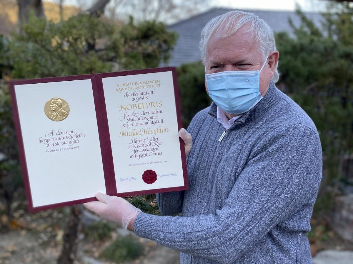 الفائزون بجوائز نوبل يتسلمون جوائزهم في منازلهم الفائزون بجوائز نوبل يتسلمون جوائزهم في منازلهم