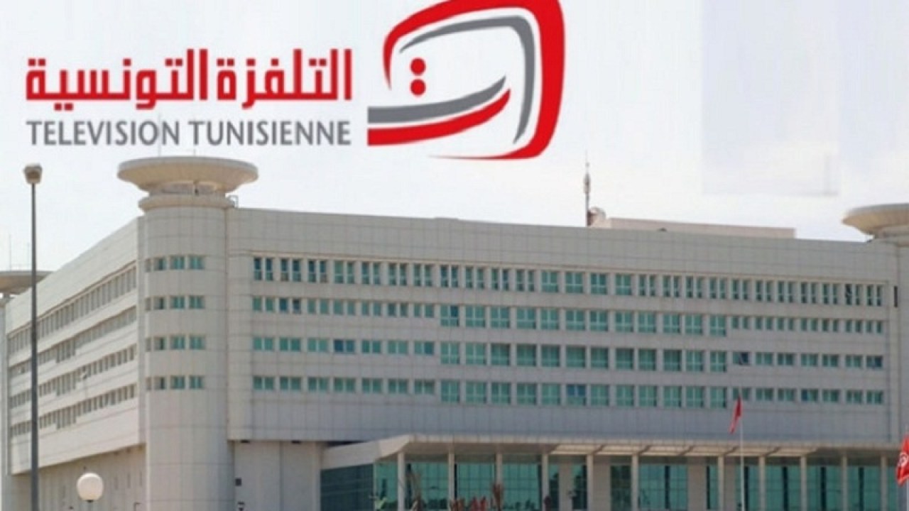 تعرض الى أزمة قلبية أثناء تقديمه لنشرة  الأخبار/نقل صحفي التلفزة التونسية الى المصحة (صورة)
