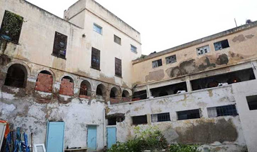 إخلاء القصر الحسيني بحمام الأنف