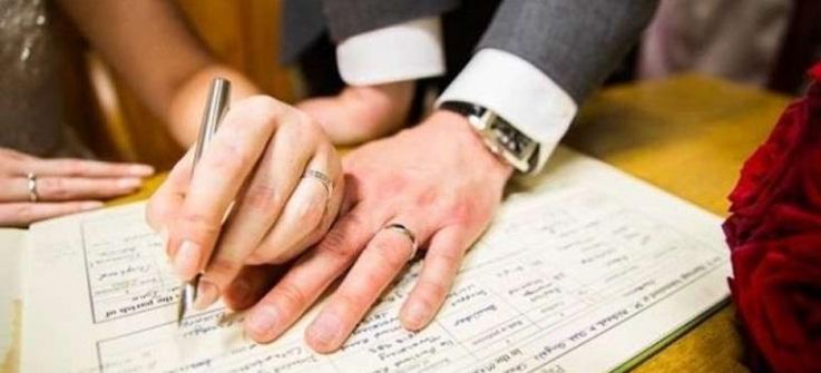 بعد تنظيمه حفل الخطوبة.. القانون يكسر قلب القنصل التونسي السابق في ميلانو ويمنعه من الزواج