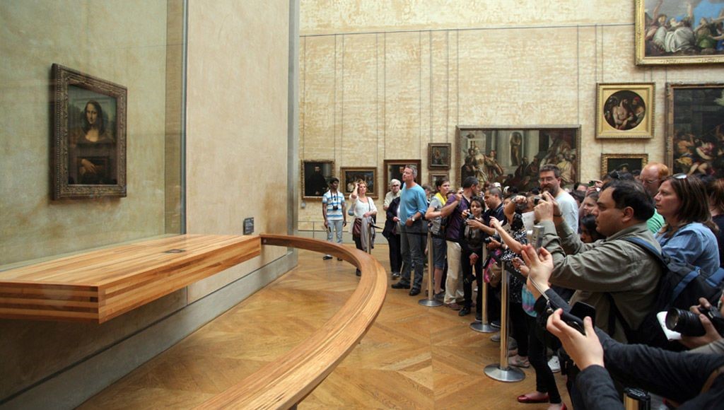 هل تنقذ الموناليزا متحف اللوفر؟