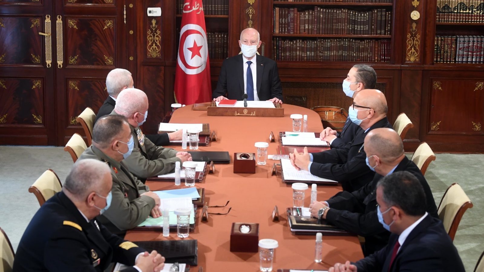 قيس سعيد: ثقة مطلقة في القوات المسلحة الأمنية والعسكرية للحفاظ على مؤسسات الدولة(فيديو)