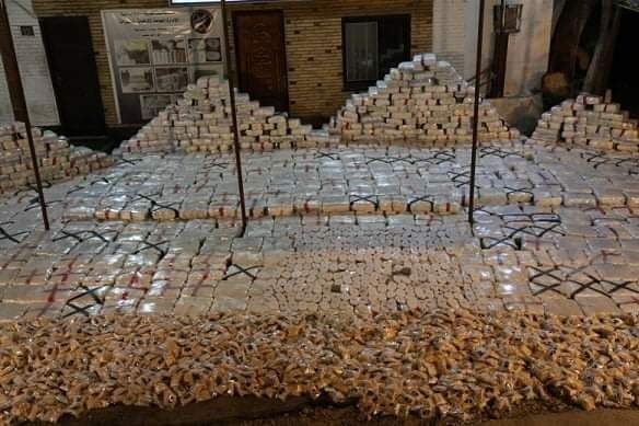 مصر: اطنان من المخدرات قادمة من دولة عربية ( صور) مصر: اطنان من المخدرات قادمة من دولة عربية ( صور)