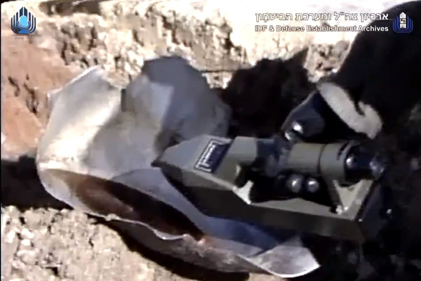 لأول مرة: الجيش الإسرائيلي ينشر صورا وفيديوهات قصف صواريخ صدام حسين تل أبيب لأول مرة: الجيش الإسرائيلي ينشر صورا وفيديوهات قصف صواريخ صدام حسين تل أبيب