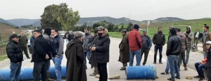 باجة: محتجون يغلقون طريقا جهوية